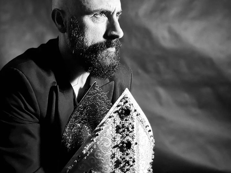 <img alt="" src="/user/pages/04.evenements/tous-les-evenements/le-couturier-des-papes/Sorcinelli.jpg?title" width="453" height="504" />