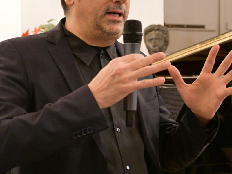 <img alt="" src="/user/pages/04.evenements/tous-les-evenements/virtuosite-italienne/De Angelis10.jpeg?title" width="533" height="800" />